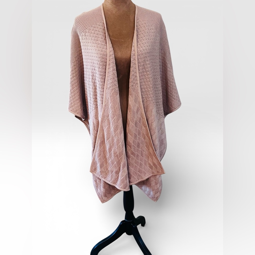 NWT Chico's Mocha Latte Textured Ruana Knit Shawl/ Wrap.